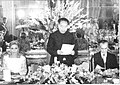 1978年，中共中央主席兼中国国务院总理华国锋在伊朗国王于德黑兰的国宴中发表讲话