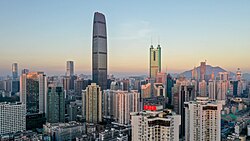 罗湖区的摩天大楼（2021年），图中央左边最高建筑物为京基100，右边最高建筑物为信兴广场。