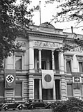 1940年的日本駐德大使館，館外有德義日三國國旗