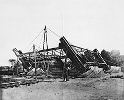 1887年7月18日: 開始安裝金屬部件